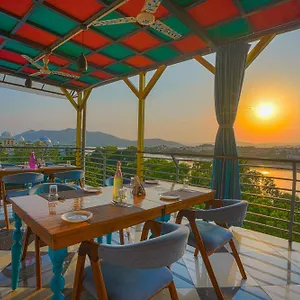 4* Hotel Aaj Haveli - Facing Boutique By Levelup