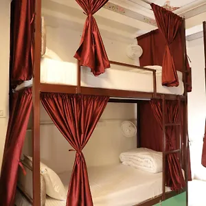  Hostel Funky Bunky